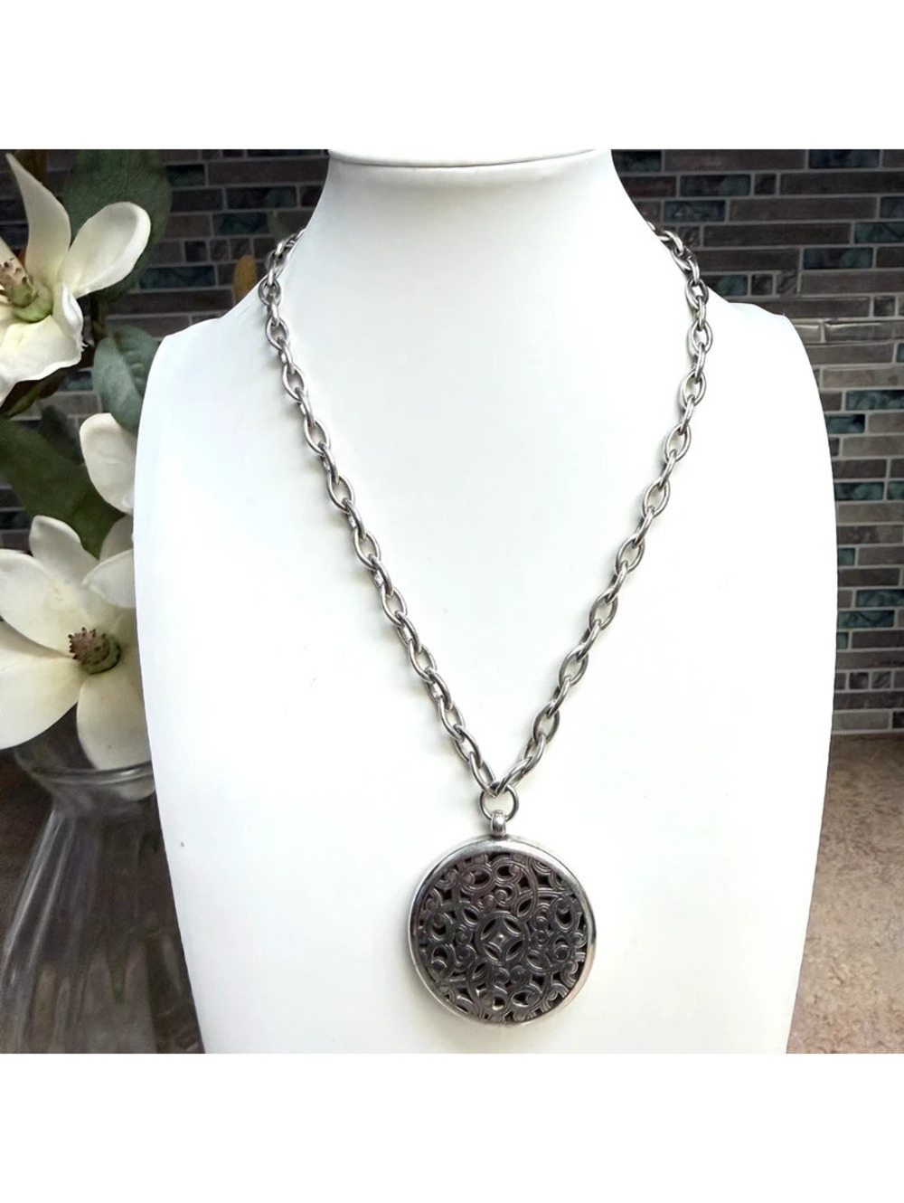 Brighton Silver Tone Serendipity Round Filigree Disc Pendant Necklace Retired